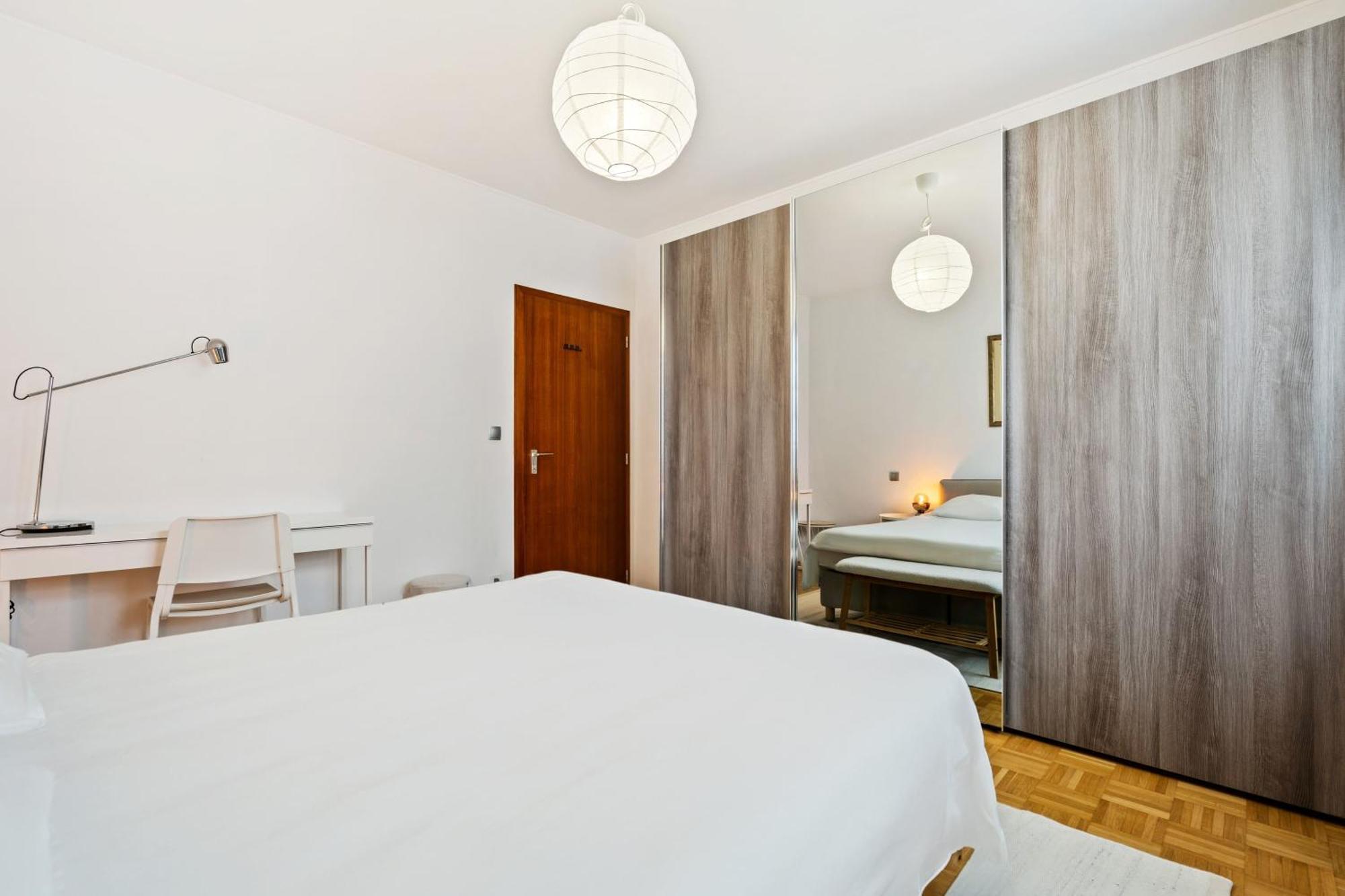 Stylish 2Br Apt In Limpertsberg, Near City Center Люксембург Екстер'єр фото